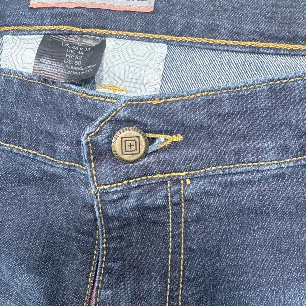 5.11 Tactical Defender-Flex Jeans Mens 44x32 Dark Blue Straight Leg Denim Pants